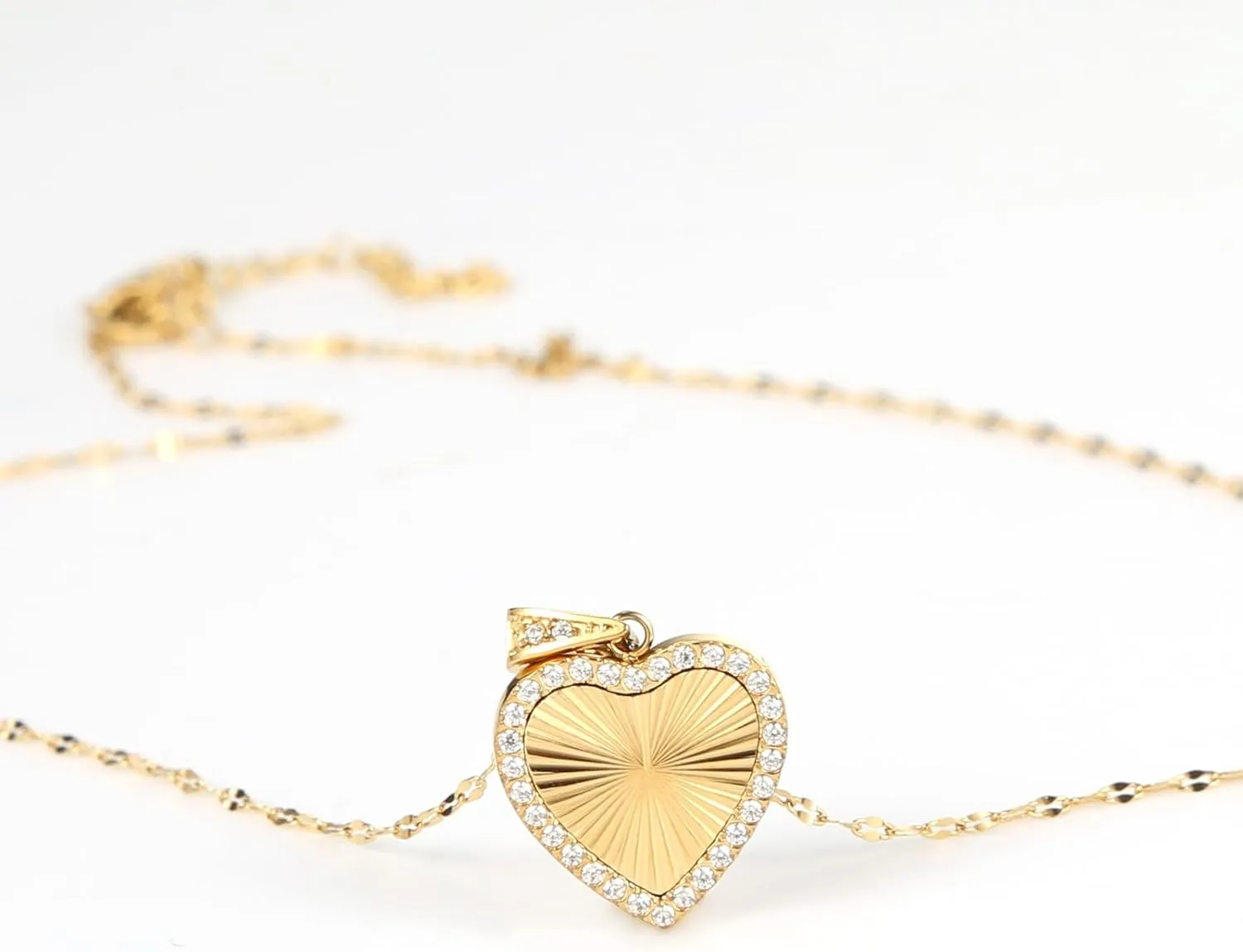 16 Inch Women's Pendant Necklace Chains - 5 Different Pendant Designs, Dainty Adjustable Chains(Gold/Silver)