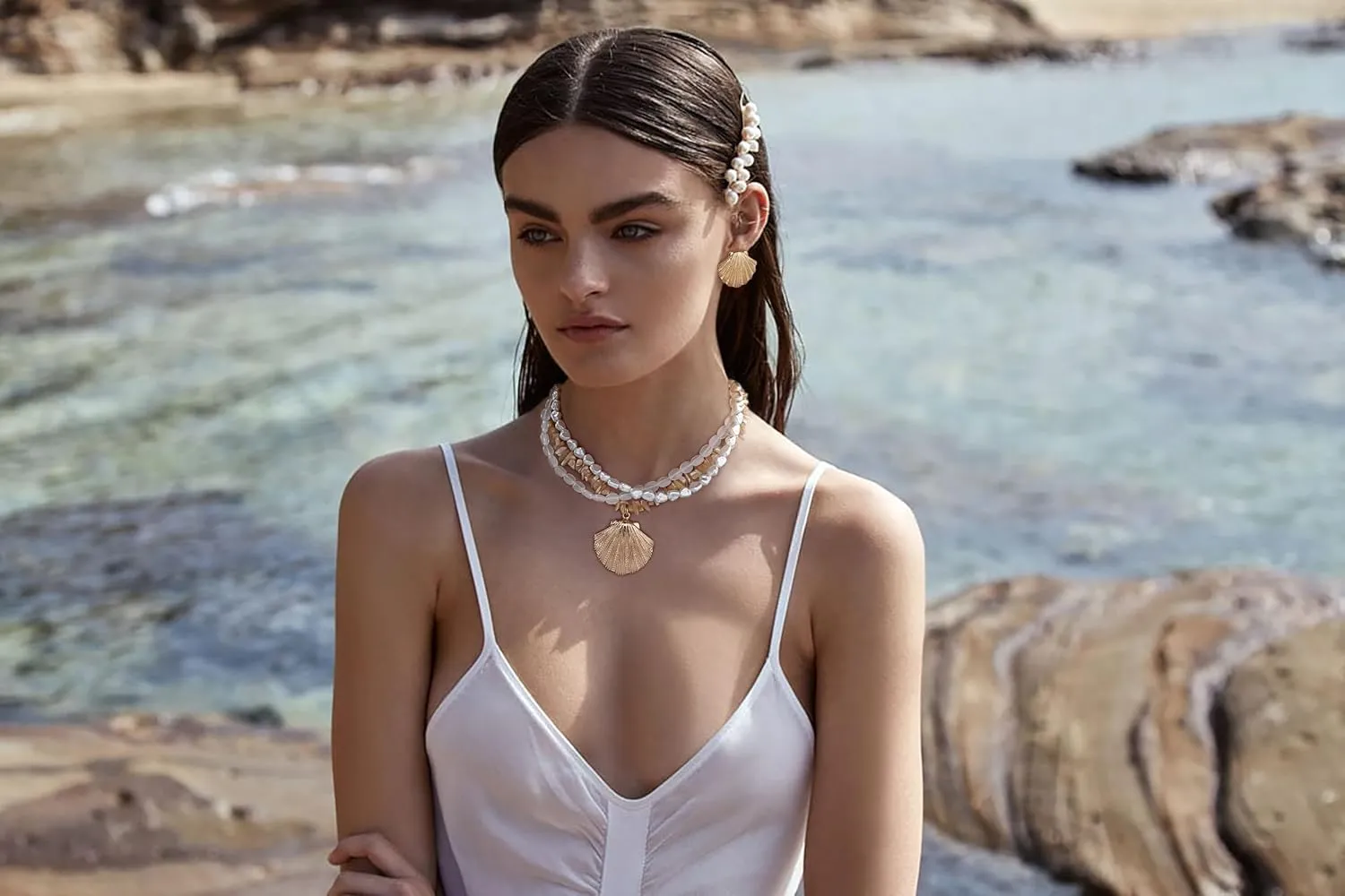 Boho Shell Necklaces for Women White Puka Chip Shell Necklaces Summer Bead Necklace Ocean Necklace
