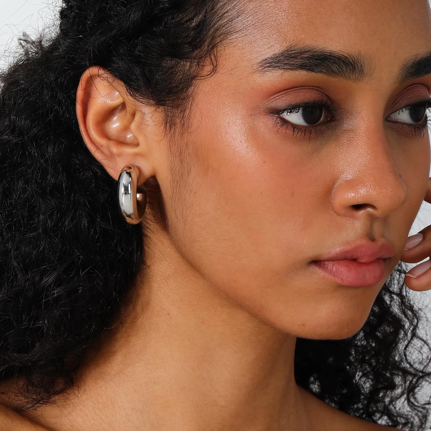 Chunky Hoop Earrings for Women 14K Gold Huggie Hoop Earrings Open Hoops Hypoallergenic Lightweight Earring Jewelry for Women