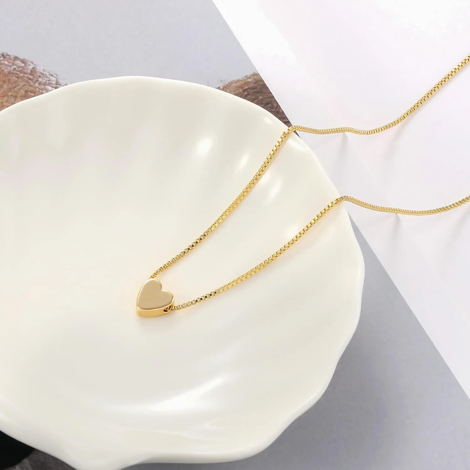 Foxgirl Gold Heart Necklaces for Women 14k Gold Plated Pendant Necklace Simple Cute Necklaces for Women Dainty Layered Choker Necklaces for Women Gold Jewelry for Teen Girls