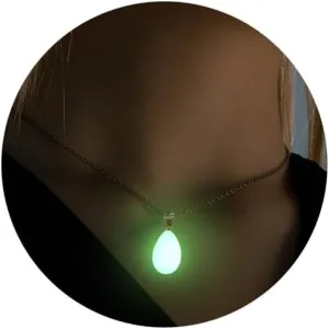 Glow Dark Pendant Necklaces for Women Moon Luminous Fluorescent Crystal Necklaces Fashion Jewelry Halloween Party Gifts