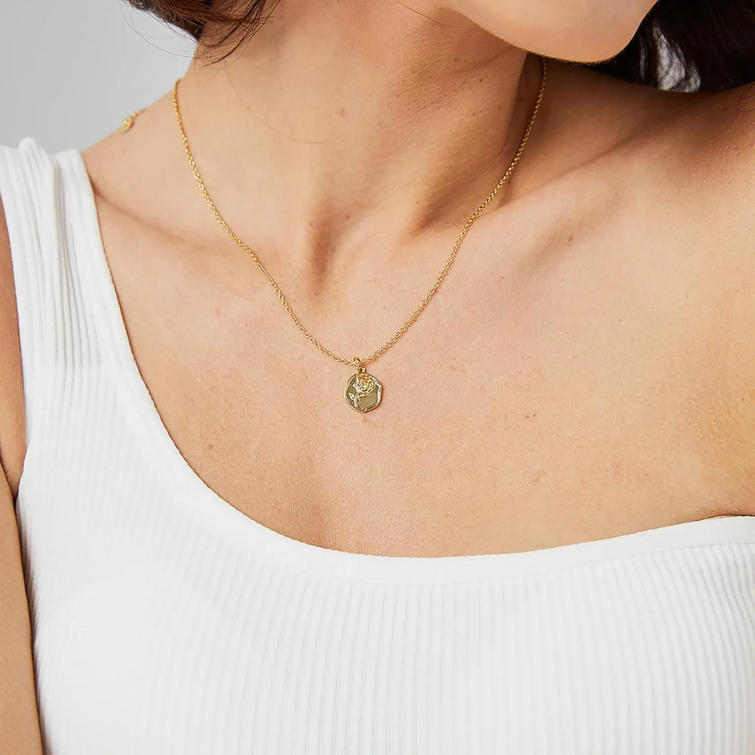 Gold Pendant Necklace for Women 18K Gold Plated Dainty Gold Necklace for Women, Jewelry Gift for Her