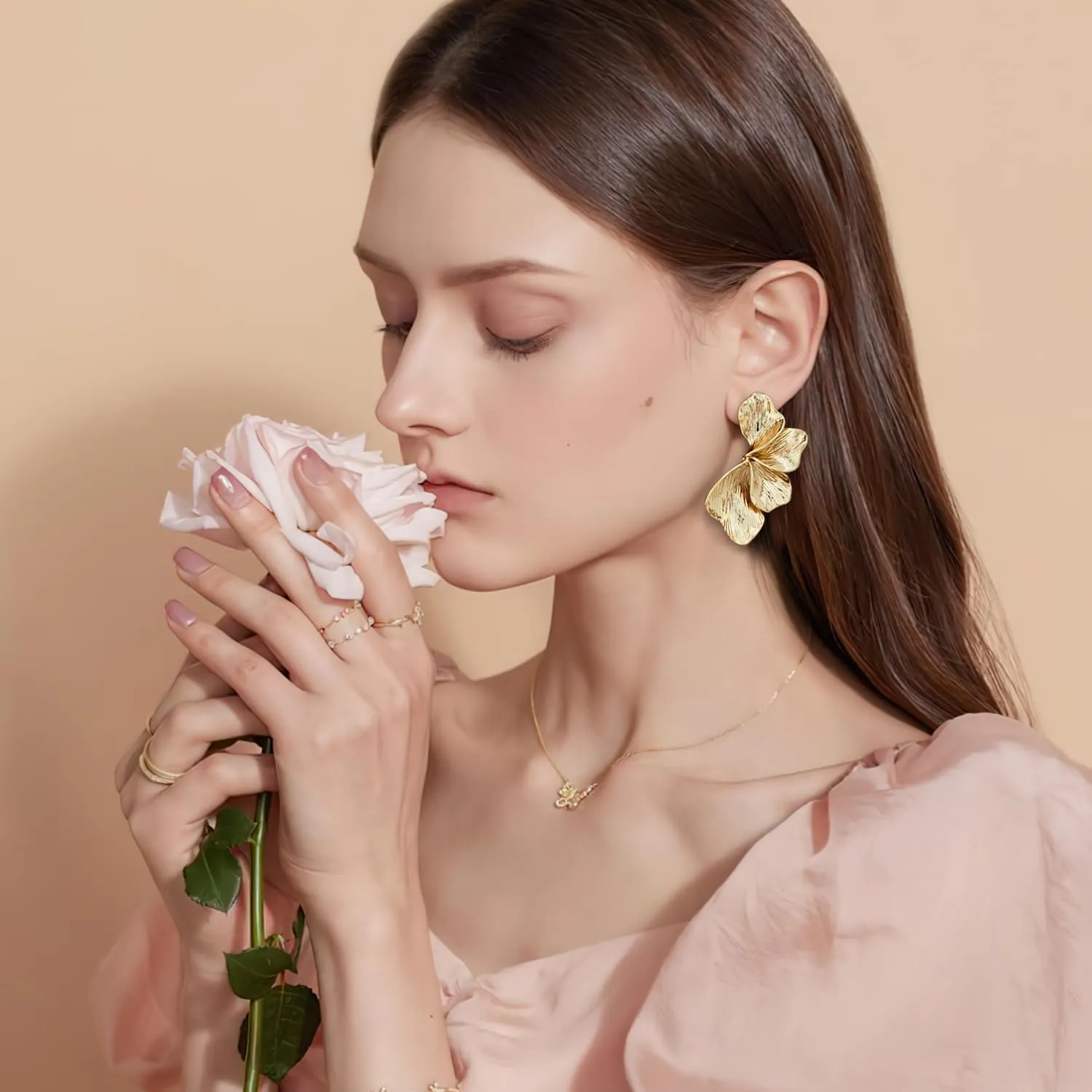 Gold Statement Earrings for Women Dainty Gold Flower Earrings Elegant Floral Statement Earrings Chunky Leaf Fan Shape Drop Earrings for Women Trendy