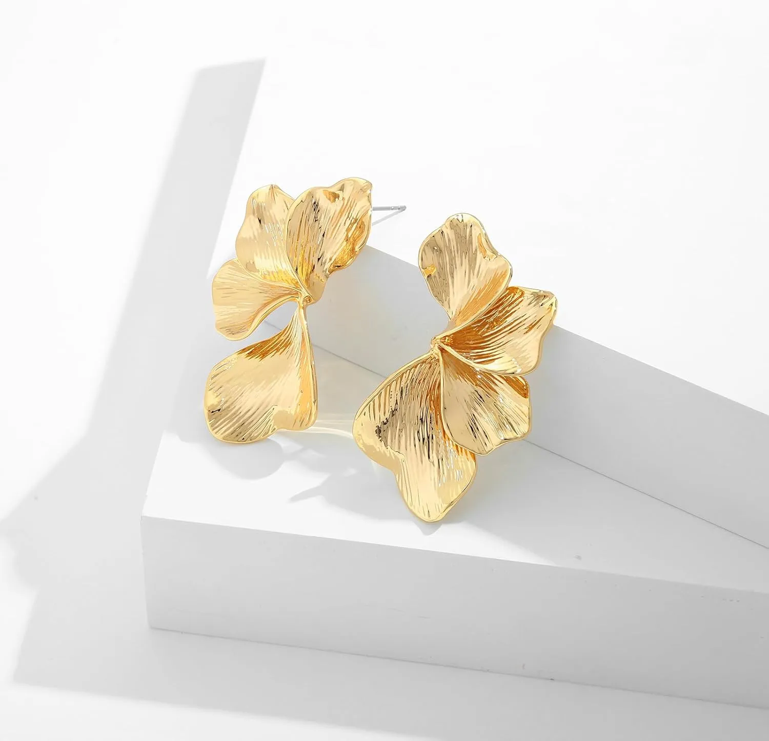 Gold Statement Earrings for Women Dainty Gold Flower Earrings Elegant Floral Statement Earrings Chunky Leaf Fan Shape Drop Earrings for Women Trendy