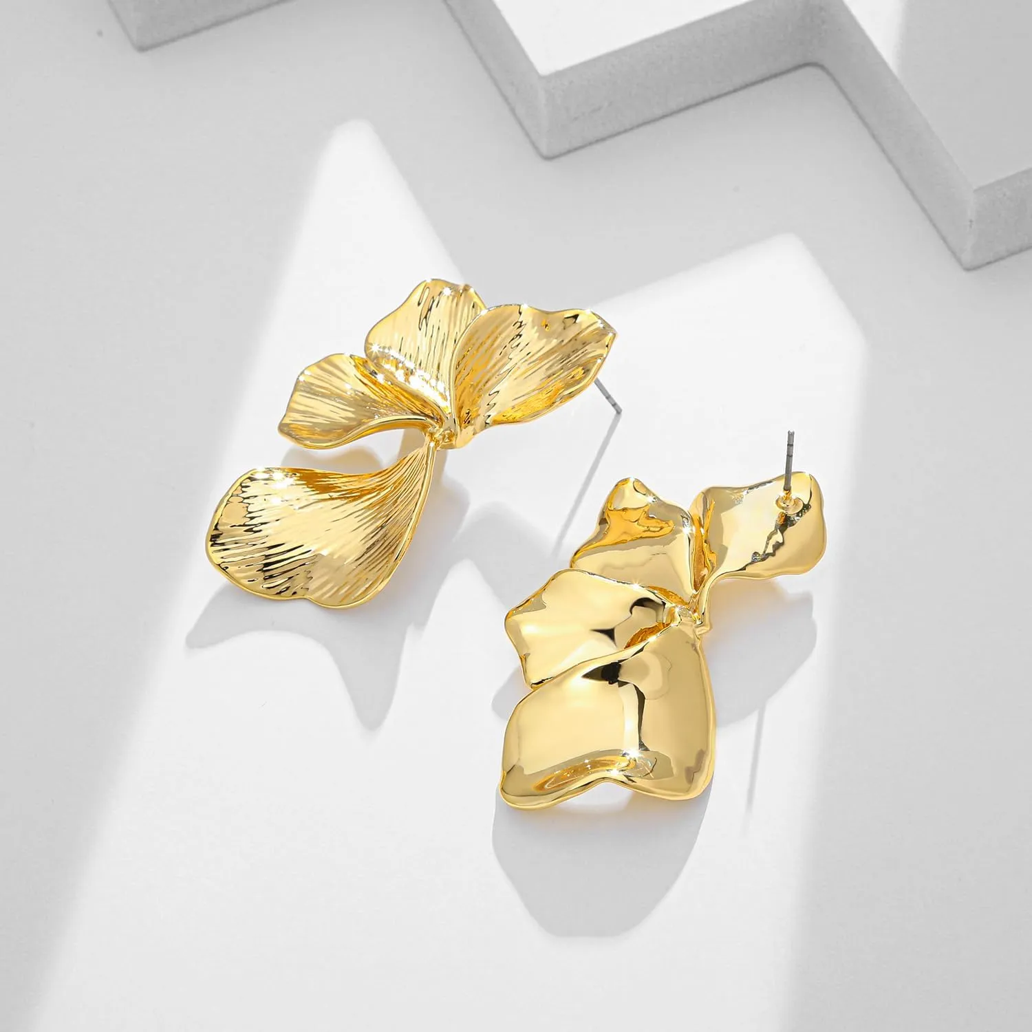 Gold Statement Earrings for Women Dainty Gold Flower Earrings Elegant Floral Statement Earrings Chunky Leaf Fan Shape Drop Earrings for Women Trendy