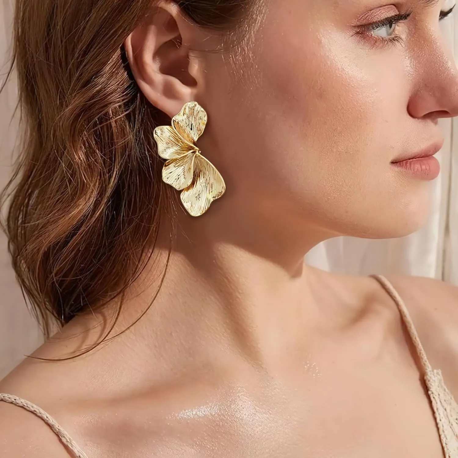 Gold Statement Earrings for Women Dainty Gold Flower Earrings Elegant Floral Statement Earrings Chunky Leaf Fan Shape Drop Earrings for Women Trendy