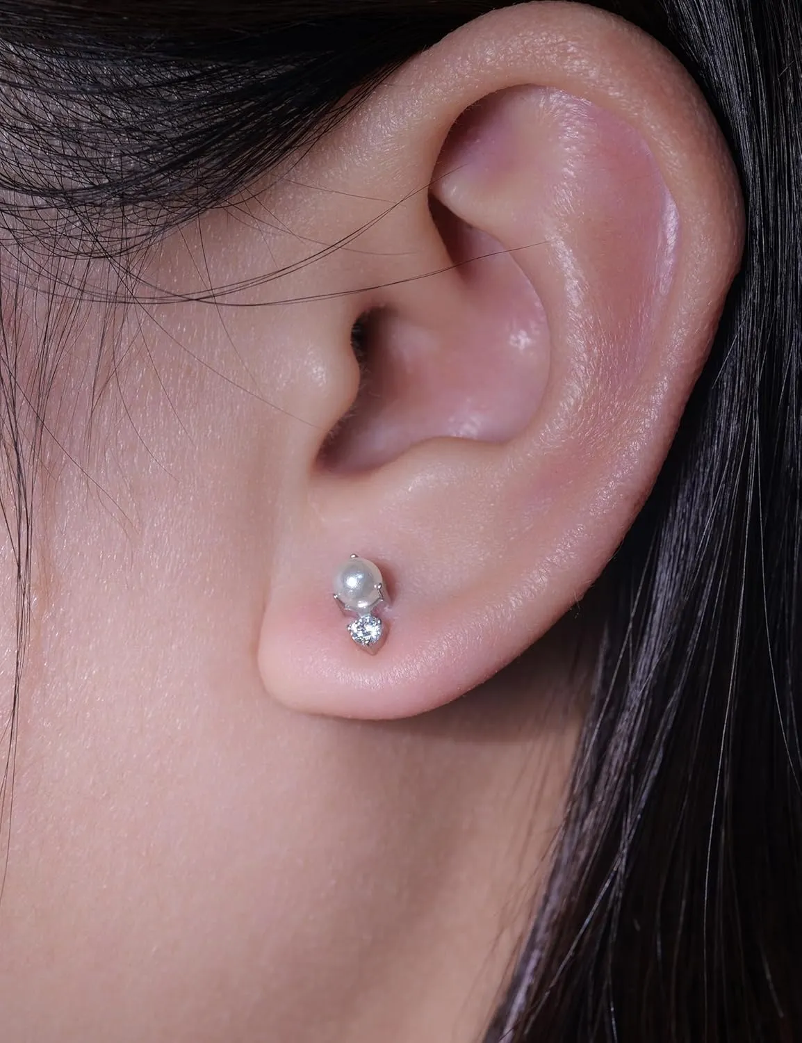 limerencia 18g Titanium Internally Threaded Piercing Jewelry 2PCS Nose Studs Flat Back Earrings Tragus, Helix, Cartilage, Conch, Labret Piercing for Women Men Sensitive Ears
