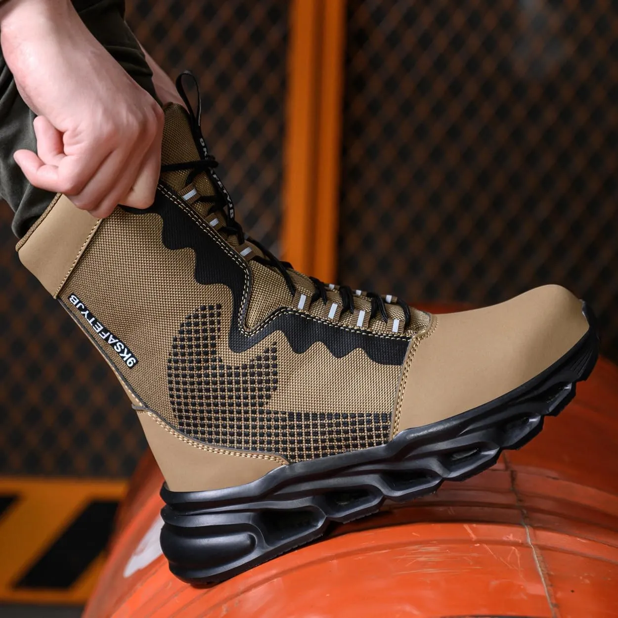 Men's Military Tactical boots Waterproof and dust proof work boots Desert boots Lightweight outdoor hiking boots Motorcycle shoes