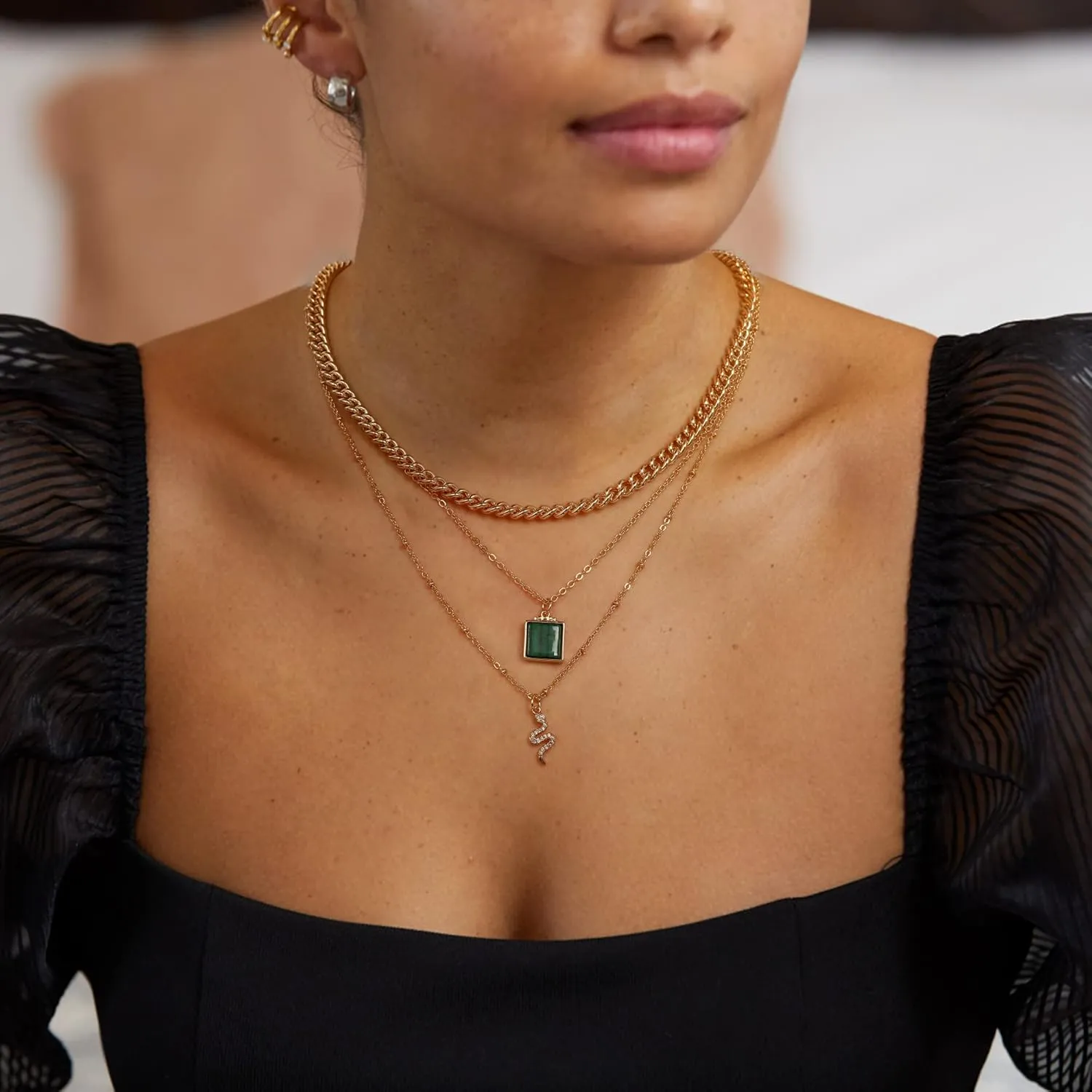 MJartoria Gold Layered Necklaces for Women Trendy Retro Emerald Pendant and Snake Pendant Necklace Dainty Chunky Chain Choker Necklaces Jewelry Birthday Gifts