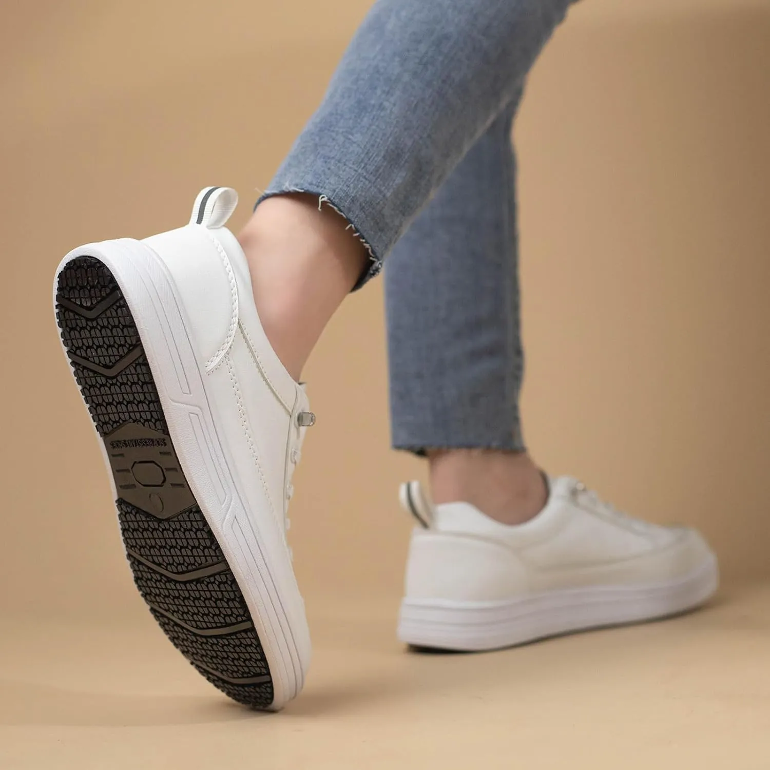 Non-Slip Shoes for Women - Waterproof, Lightweight, Comfortable, Stable, Suitable for Food Service, Nursing, and Crew Work.
