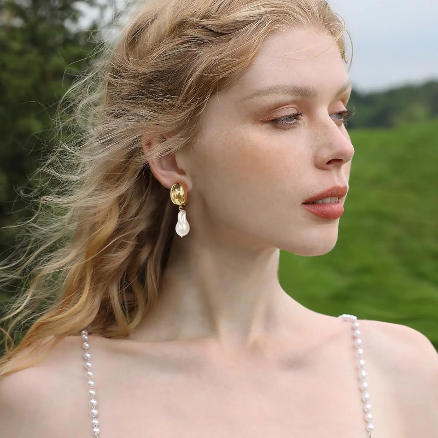 Pearl Drop Earrings for Women Vintage Statement Gold Pearl Dangle Earrings Chunky Earrings Fashion Jewelry