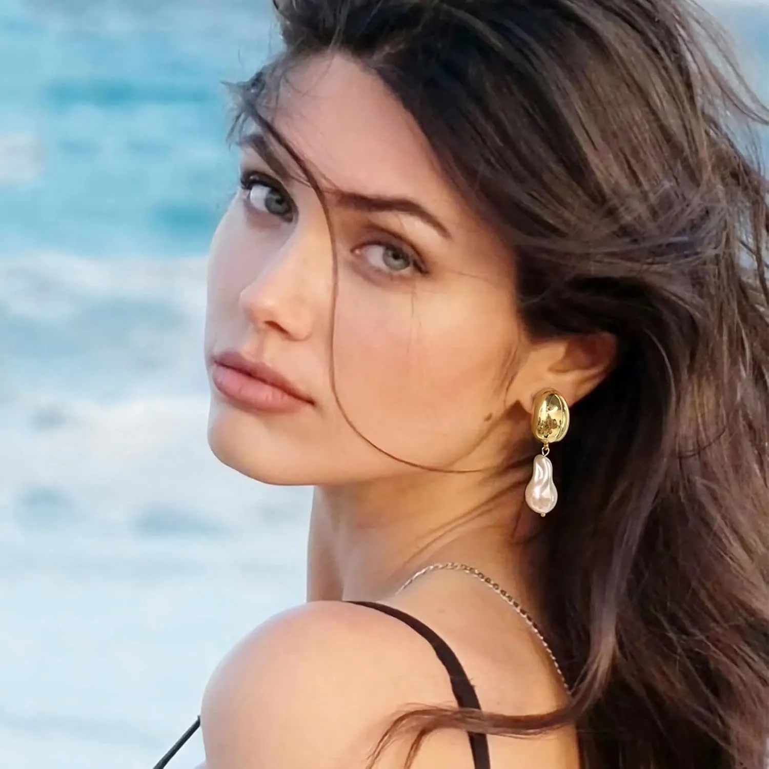 Pearl Drop Earrings for Women Vintage Statement Gold Pearl Dangle Earrings Chunky Earrings Fashion Jewelry