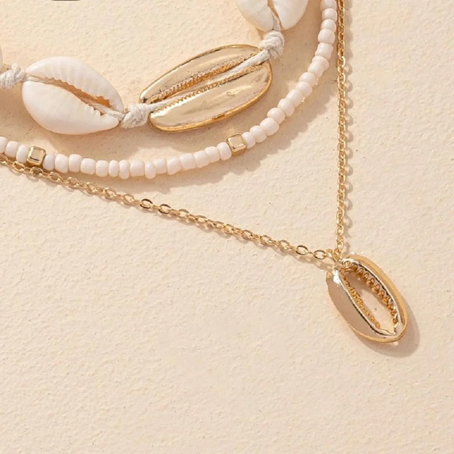 Seashell Necklace Gold Shell Necklaces for Women Layered Boho Beaded Puka Shell Necklace Summer Outfits for Women Beach Vacation Essentials Beachy Jewelry Gifts