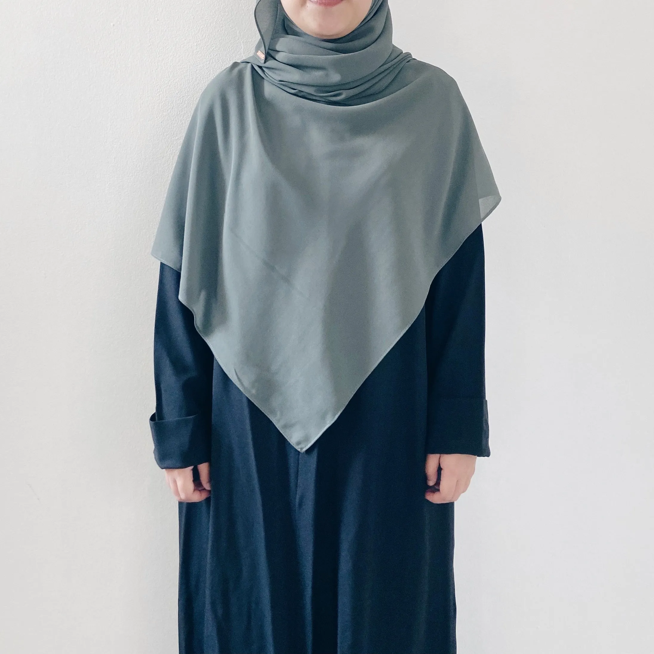 Tie-Back Shawl : Ash Green
