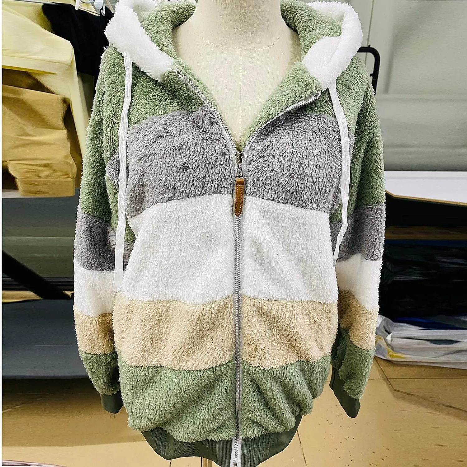Winter Coat For Women Fuzzy Fleece Jacket Hooded Color Block Thermal Coat Oversized Fluffy Sherpa Outerwear Sweater