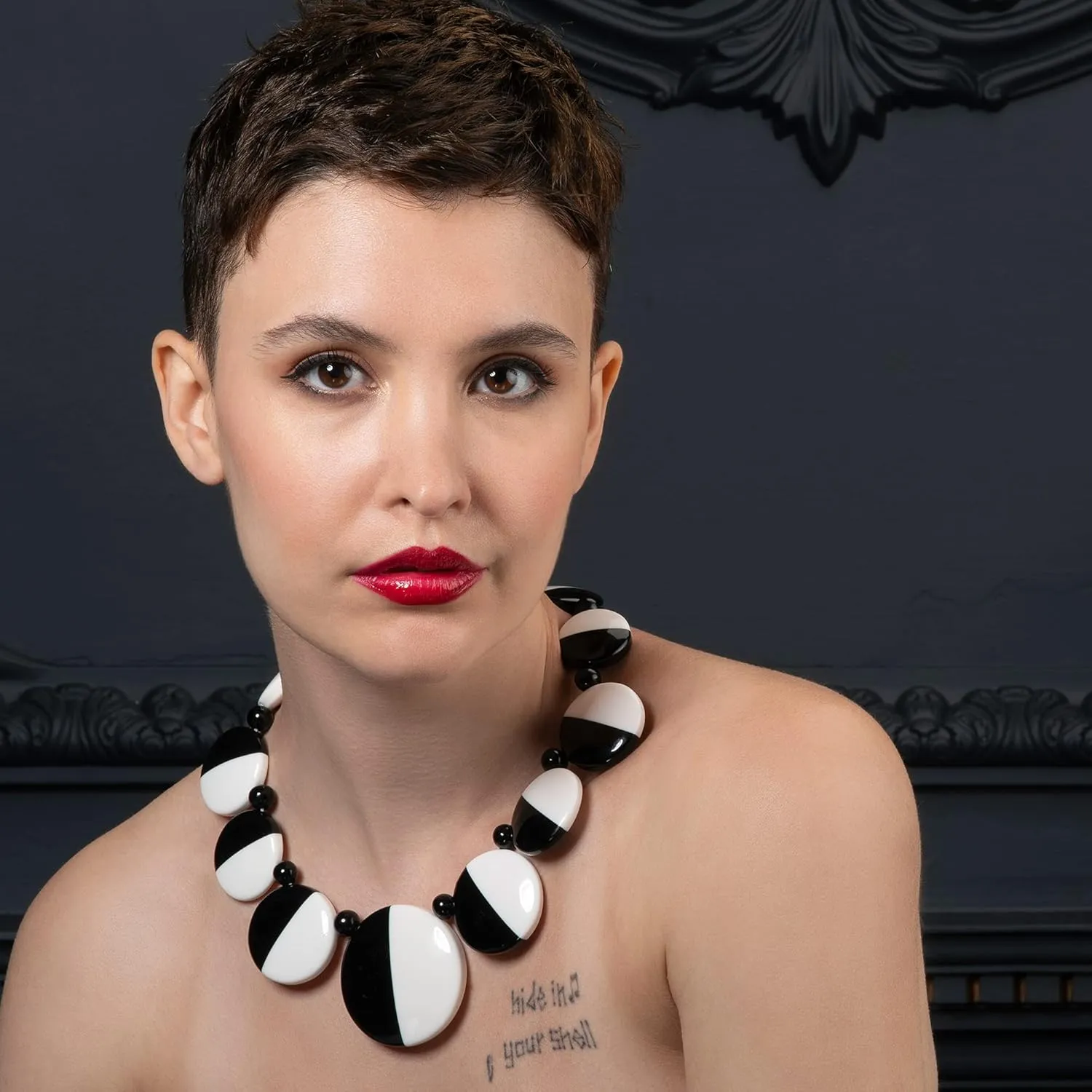 ZAVANA Large Black and White Costume Necklace for Women, Handmade Bib Necklace for Women, Retro Chic Statement Necklace for Women, Trendy Costume Jewellery for Women