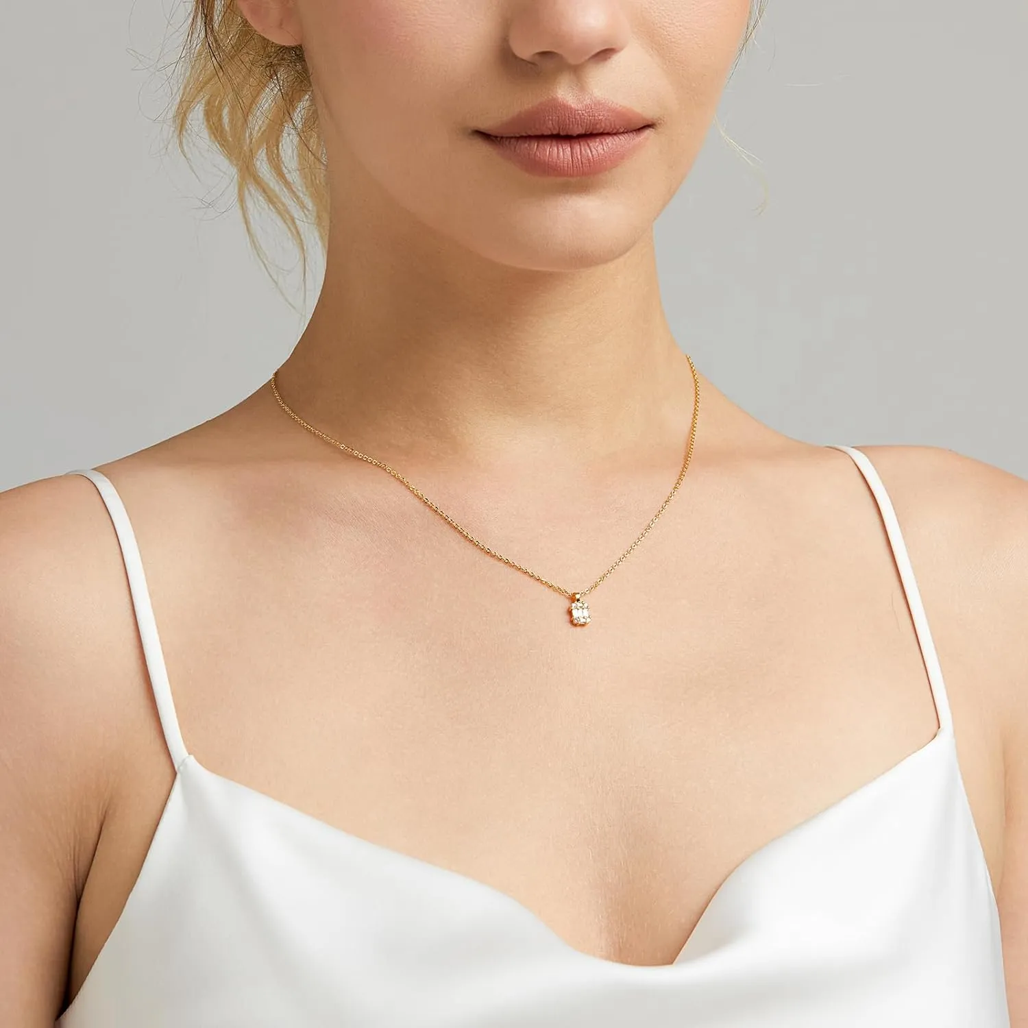 Zeffy Diamond Necklaces for Women, Dainty Gold Necklace 18k Gold Plated Layered Necklaces Simple Gold CZ Diamond Pendant Necklaces for Women Trendy Jewelry Gifts for Girls